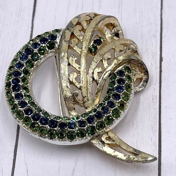 Rousseau Brooch Vintage Round Gold Tone Swish Green Blue Rhinestones 2.25 in - Picture 2 of 5